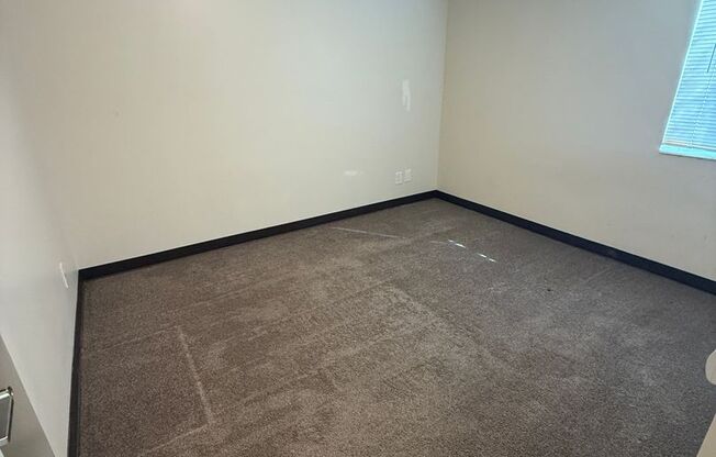 3 beds, 2 baths, 1,390 sqft, $2,895, Unit 301