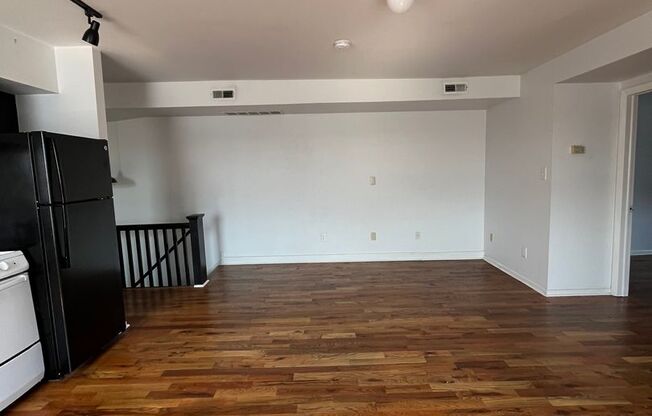 2 beds, 1 bath, $1,450