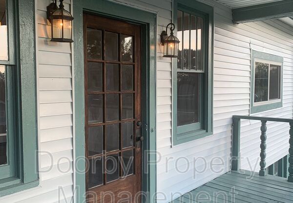 2300 Elmendorf St
