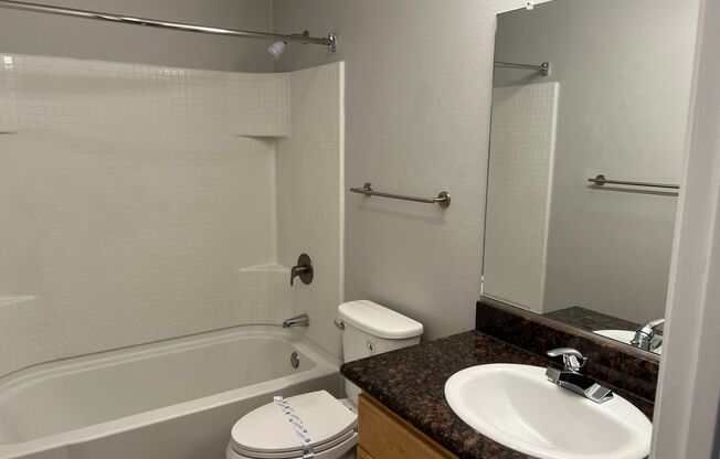 2 beds, 1 bath, 850 sqft, $2,575, Unit D-6