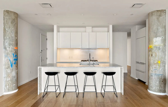 3 beds, 3.5 baths, 2,500 sqft, $12,000, Unit 4E2