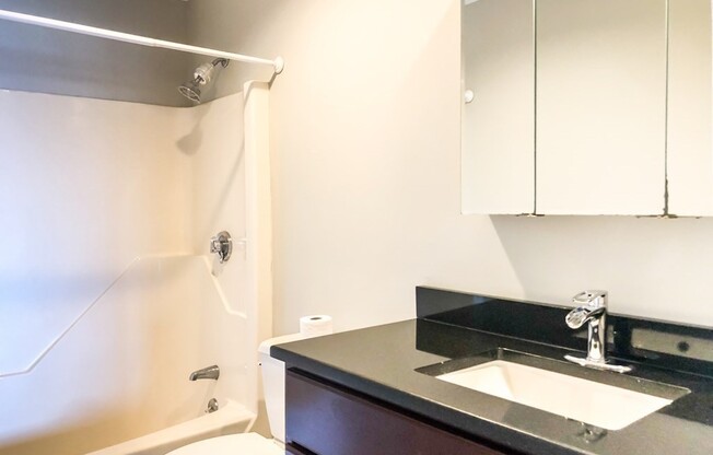 2 beds, 2 baths, 1,206 sqft, $3,300, Unit 203