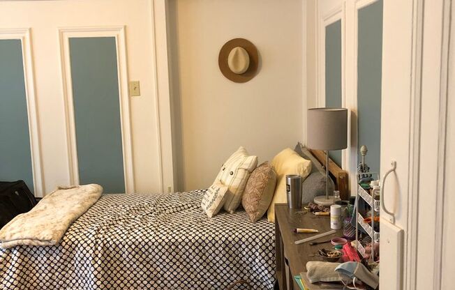 2 beds, 1 bath, 1,100 sqft, $1,350, Unit 5