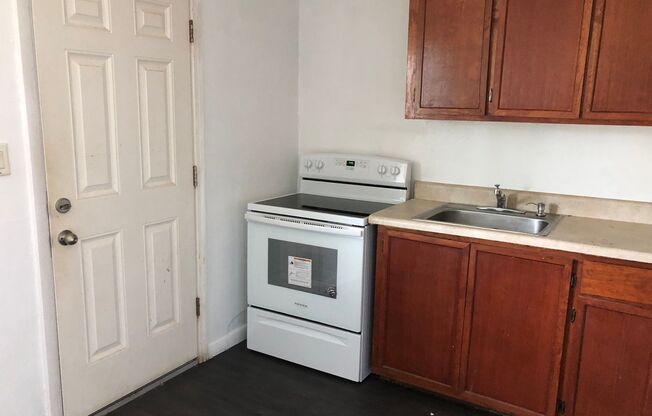 Ocala - 2 Bedroom, 1 Bath Duplex!