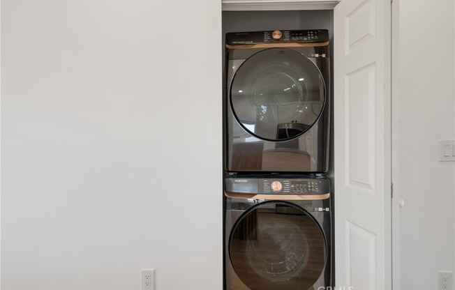 2338 S CLOVERDALE AVE