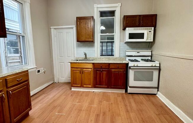 2440 N Hollywood St – For Rent