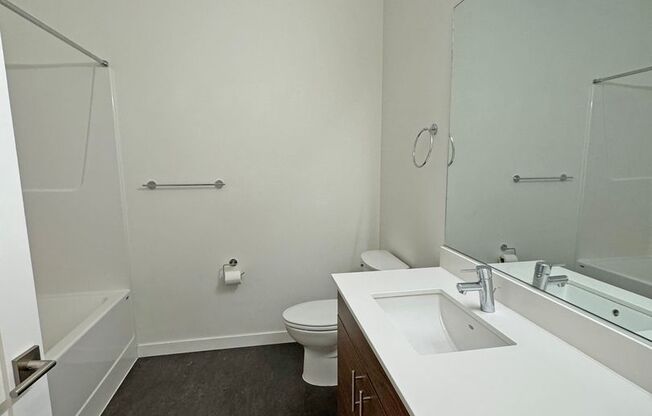 1 bed, 1 bath, 405 sqft, $1,750, Unit 108