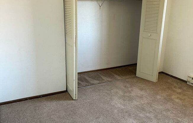 2 beds, 1 bath, 712 sqft, $1,150, Unit 2