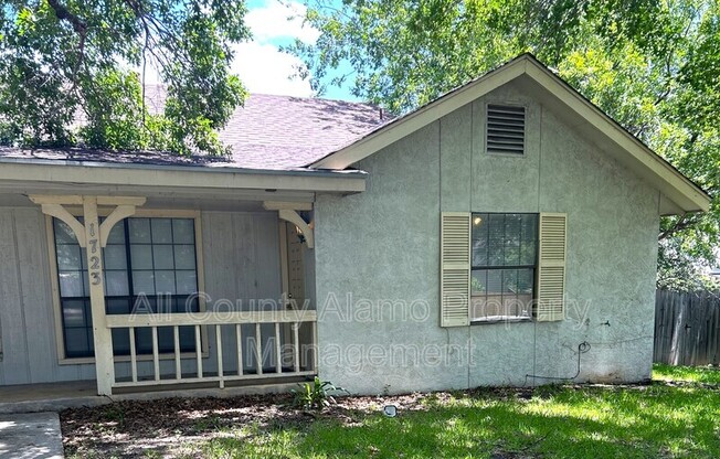 1723 PATRICIA DR