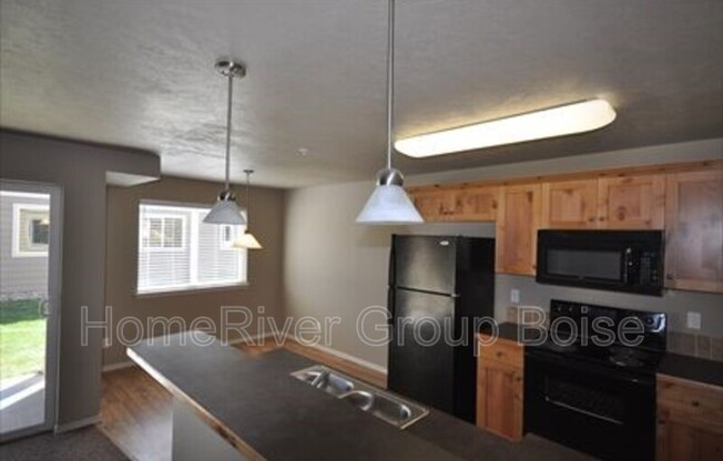 865 N BONSAI LN