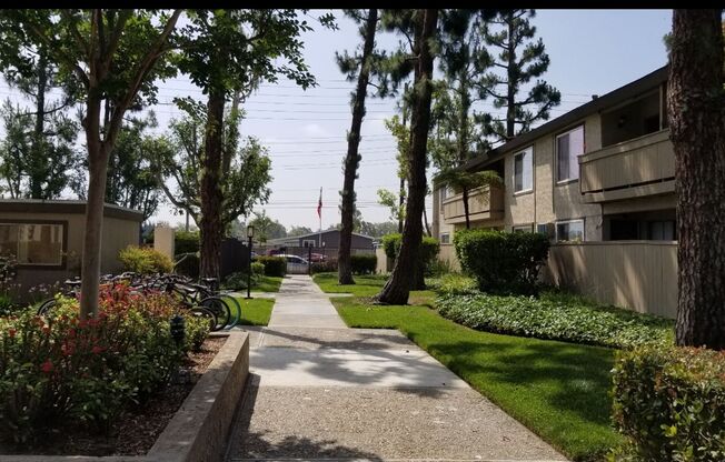 2 beds, 2 baths, 1,200 sqft, $2,975, Unit 25