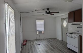1 bed, 1 bath, 650 sqft, $1,000