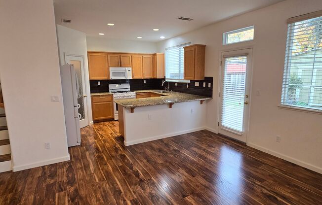 EPIC REA: 3 Bed/2.5 Bath Modern Comfort in a Prime Fairfield Location!