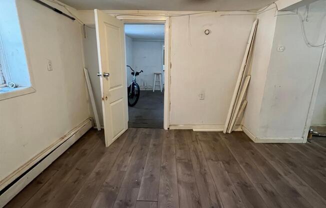 882 AMBOY AVE
