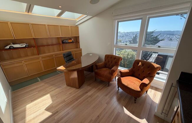 Iconic Russian Hill Luxury: Fully Remodeled 6-Level Home with Sweeping Bay Views