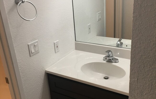 2 beds, 1 bath, 825 sqft, $1,695, Unit 0125