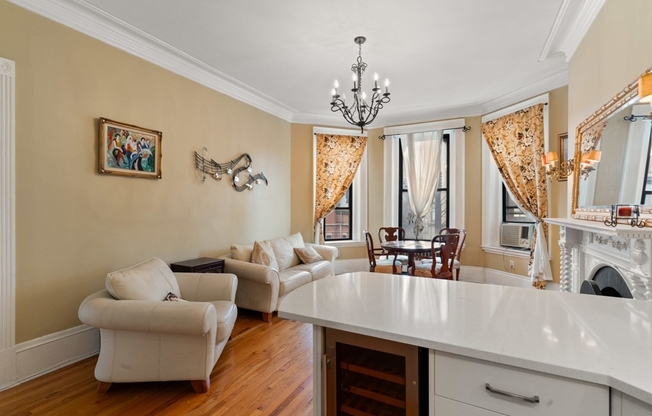 1 bed, 1 bath, 577 sqft, $4,000, Unit 3L