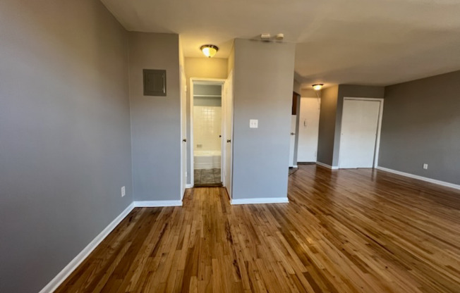 8396 118th St, Kew Gardens NY 4X
