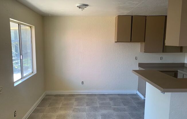2 beds, 1 bath, 750 sqft, $1,595, Unit Apt 36