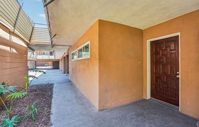 1 bed, 1 bath, 750 sqft, $2,560, Unit 12