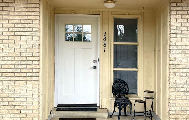 Charming 1 Level House 3 Bed, 2 Bath with 2-car Garage
