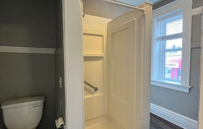 Studio, 1 bath, 270 sqft, $645, Unit 214
