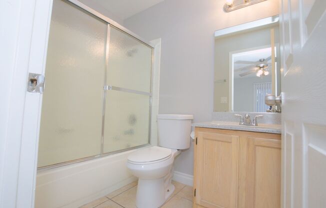 2 beds, 2 baths, $1,200, Unit # #C