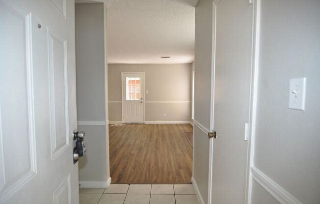 Spacious 4-Bedroom, 2-Bathroom Townhome in Grand Prairie!