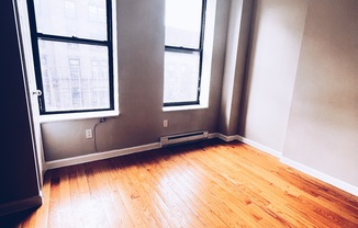 342 MANHATTAN AVE