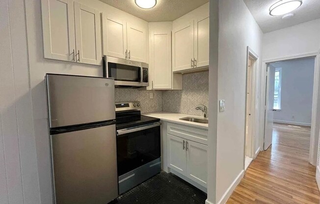 11 CAZENOVE ST