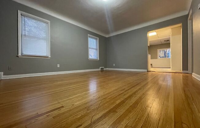 Beautiful 6 Bedroom 2 bath House in West St. Paul!