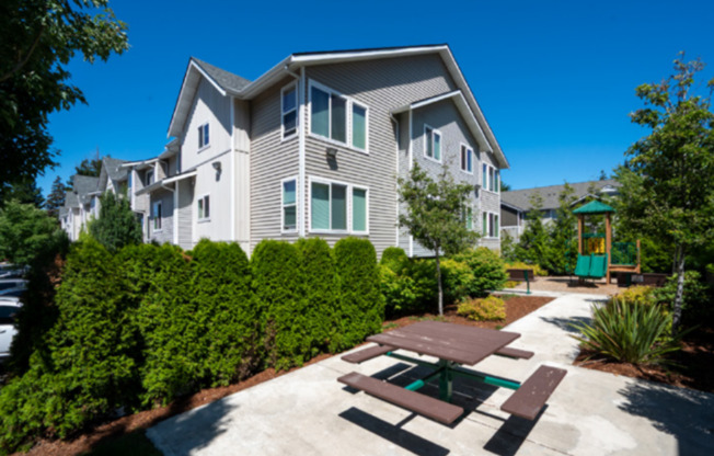 DubSea Apartments | Modern Apartment Homes w/ In-Unit Laundry