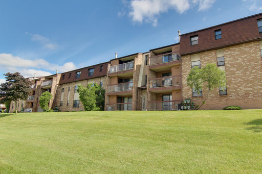 2 beds, 1.5 baths, 925 sqft, $2,250, Unit 1412