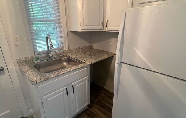 2 beds, 1 bath, $1,200