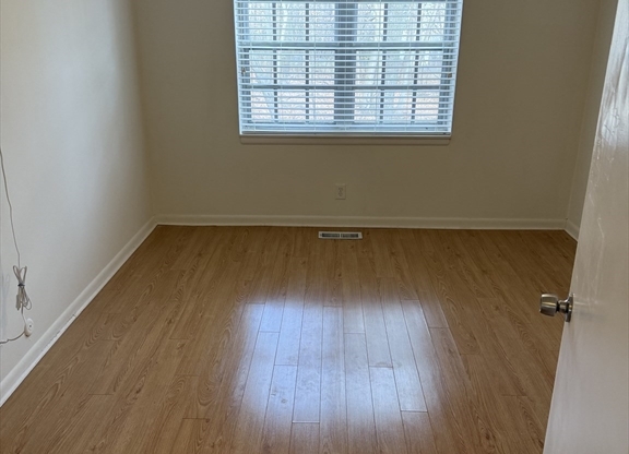 2 beds, 1 bath, 825 sqft, $2,500, Unit 2