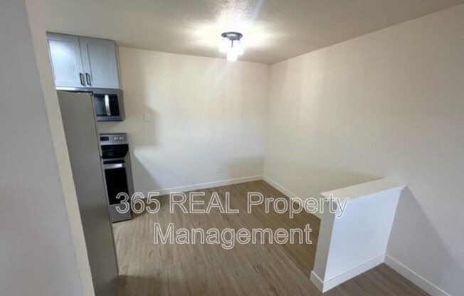 1619 PALM DR