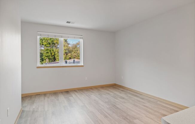 1 bed, 1 bath, 674 sqft, $1,090, Unit 411