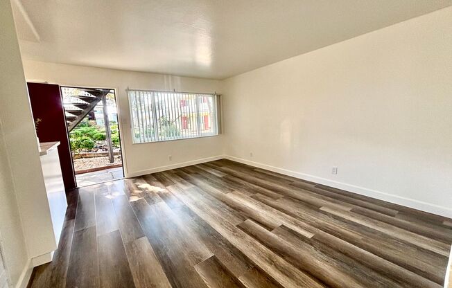2 beds, 1 bath, 704 sqft, $2,150, Unit 109