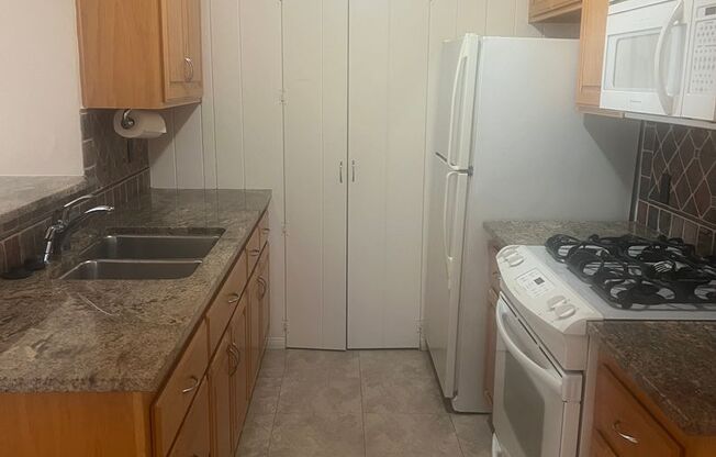 1 bed, 1 bath, 576 sqft, $2,950, Unit Back Unit