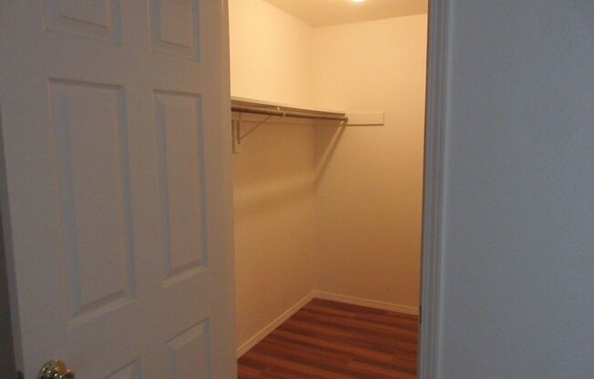 1 bed, 1 bath, $1,475, Unit 580/A/8