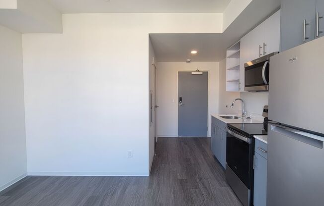 Studio, 1 bath, 252 sqft, $1,440, Unit 726