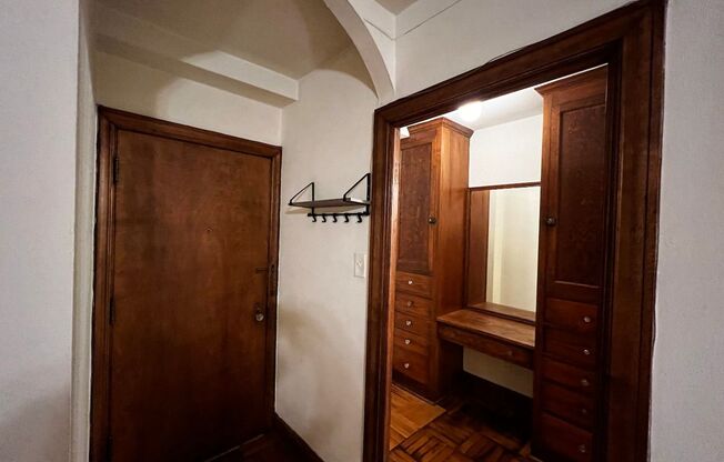 Studio, 1 bath, 400 sqft, $825, Unit 309