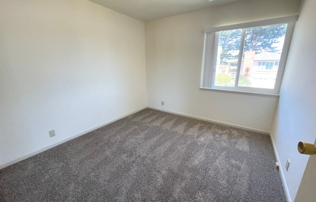 3 beds, 2 baths, $4,395