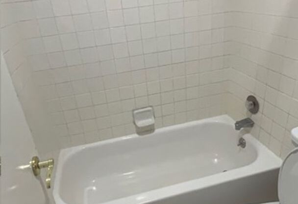 1 bed, 1 bath, 615 sqft, $839, Unit 235
