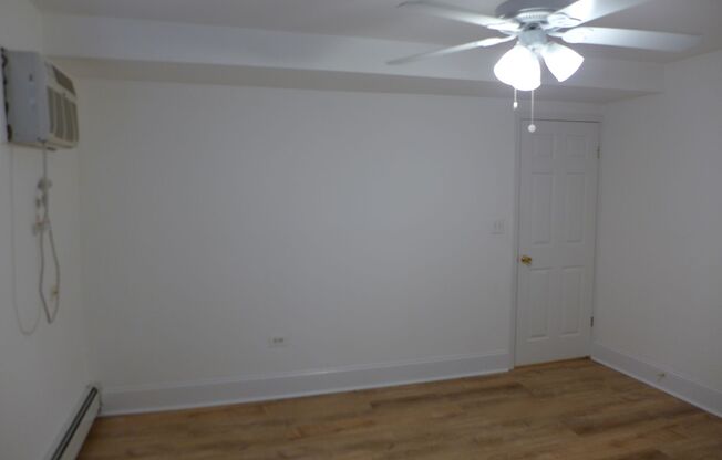 2 beds, 1 bath, 900 sqft, $1,795, Unit 1B