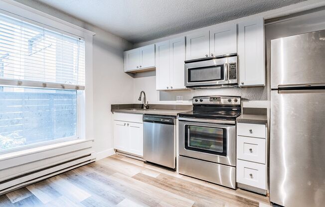 Studio, 1 bath, 275 sqft, $1,050, Unit B5