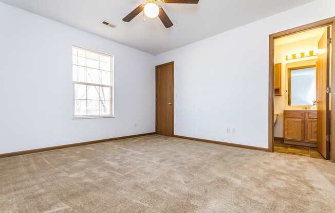 1 bed, 1 bath, 612 sqft, $1,015, Unit 1670-10 PVC