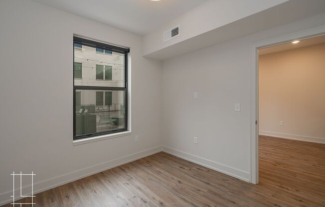 1 bed, 1 bath, 470 sqft, $1,325, Unit 1050 N 4th St. Apt. 208