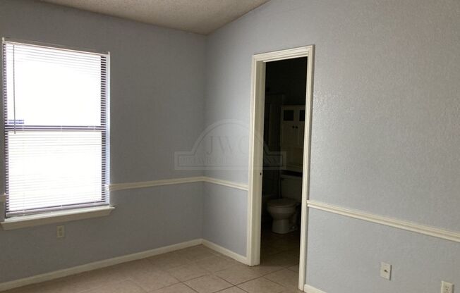 3 beds, 2 baths, $1,250