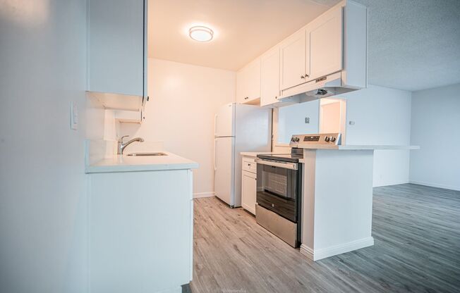 2 beds, 2 baths, 900 sqft, $2,395, Unit 10